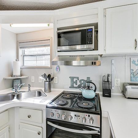 Walk To Beach Miramar Tropical Cabana With Deck! Destin Exterior foto
